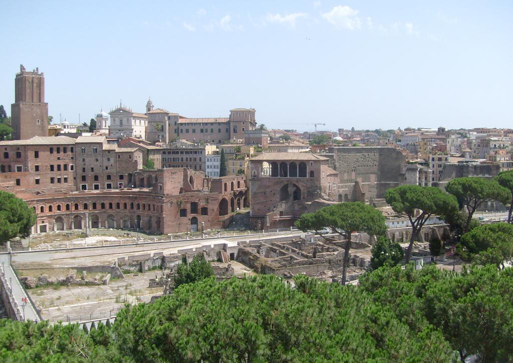 Viale Del Colosseo Bed & Breakfast Rome Exterior photo